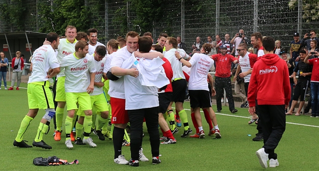 Die Sportfreunde Wanne bejubelten den Aufstieg in die Bezirksliga.